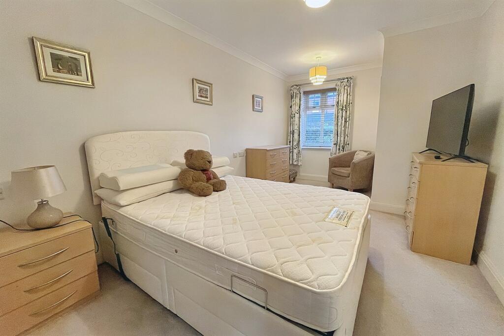 Additional image 8 of Tuckton