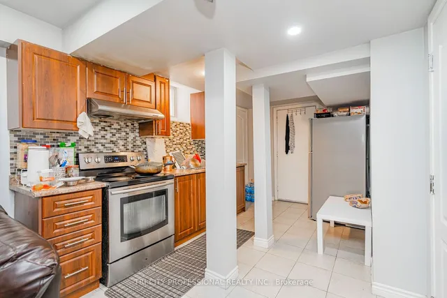 Additional image 26 of 5 Drummondville Dr