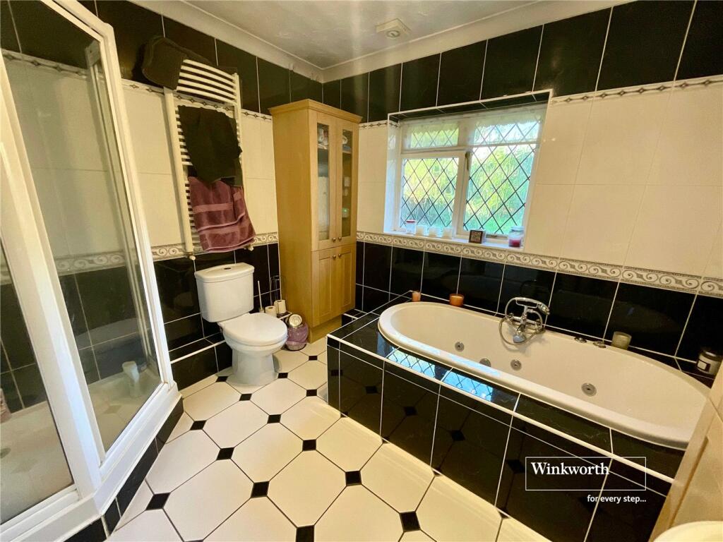 Additional image 12 of Marine Drive East, Barton on Sea, New Milton, Hampshire, BH25