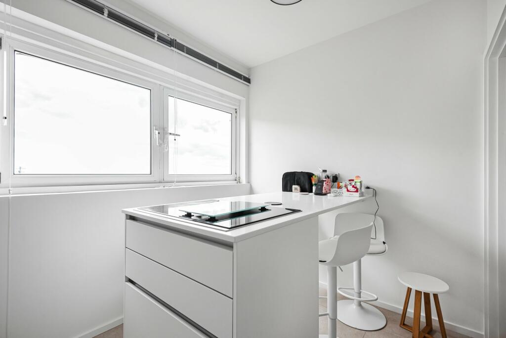 Additional image 3 of 10A Metropole Court, Kings Road, Brighton, BN1