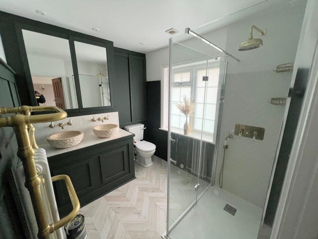 Additional image 11 of Barton Court Avenue, Barton On Sea, New Milton, Hampshire. BH25 7ES