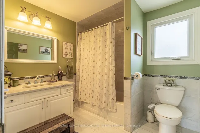 Additional image 12 of 2715 Upper James St