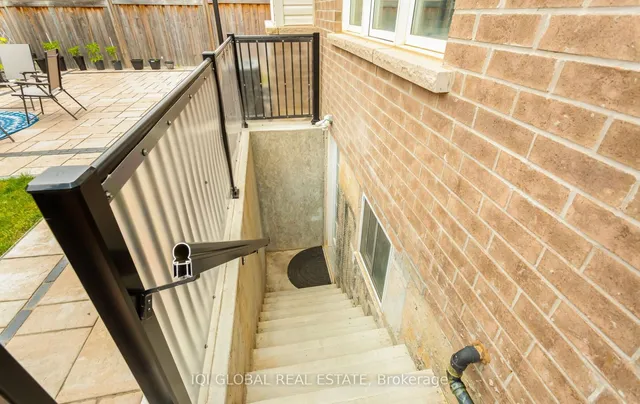 Additional image 39 of 377 Etheridge Ave