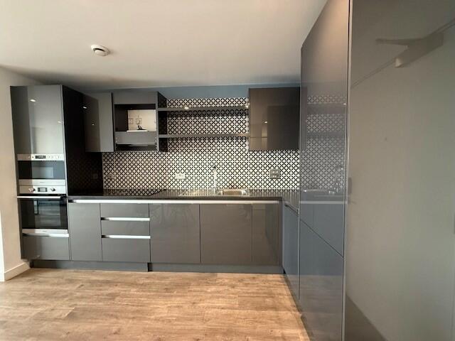 Additional image 3 of The Helm, Holdenhurst Road