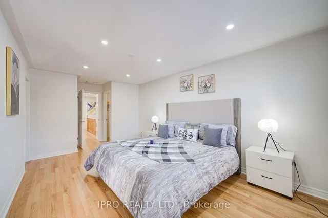 Additional image 25 of 566 Bessborough Dr