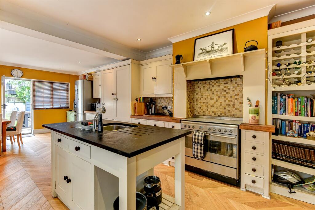 Additional image 5 of Navarino Road, Worthing, BN11