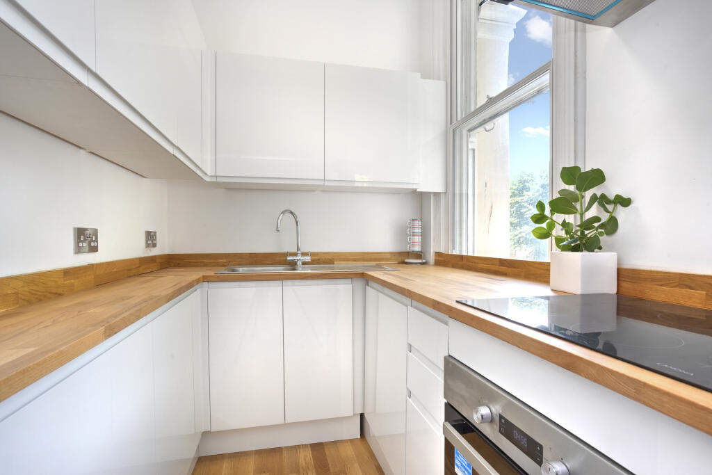 Additional image 5 of First Floor Flat, Tisbury Road, Hove, BN3