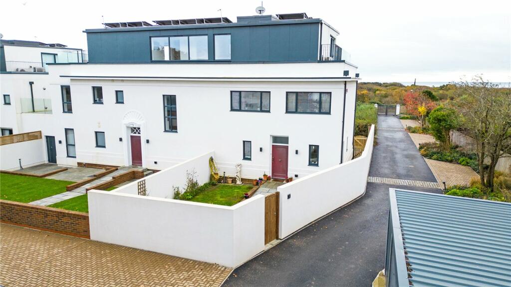 Additional image 18 of Barton Common Road, New Milton, Hampshire, BH25