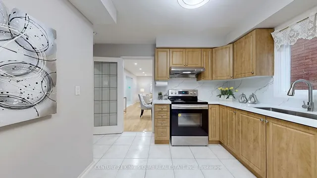 Additional image 12 of 77 Roxanne Cres