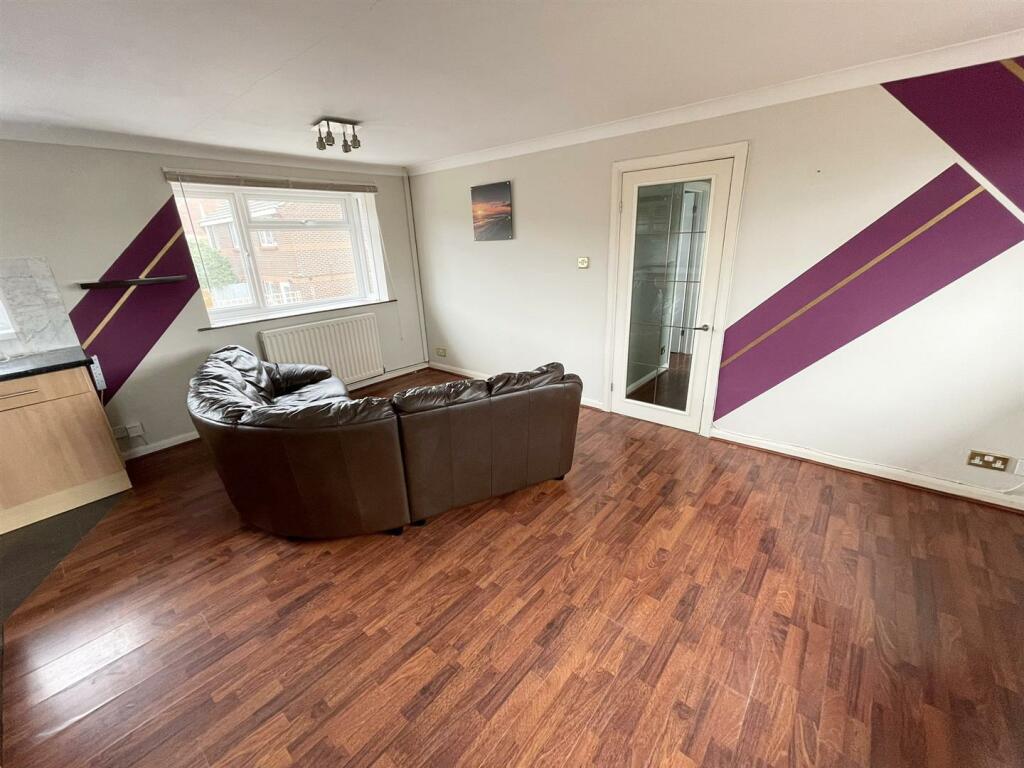 Additional image 8 of Warbler Close, Upton