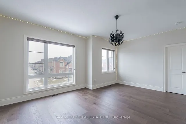 Additional image 30 of 249 Agro St