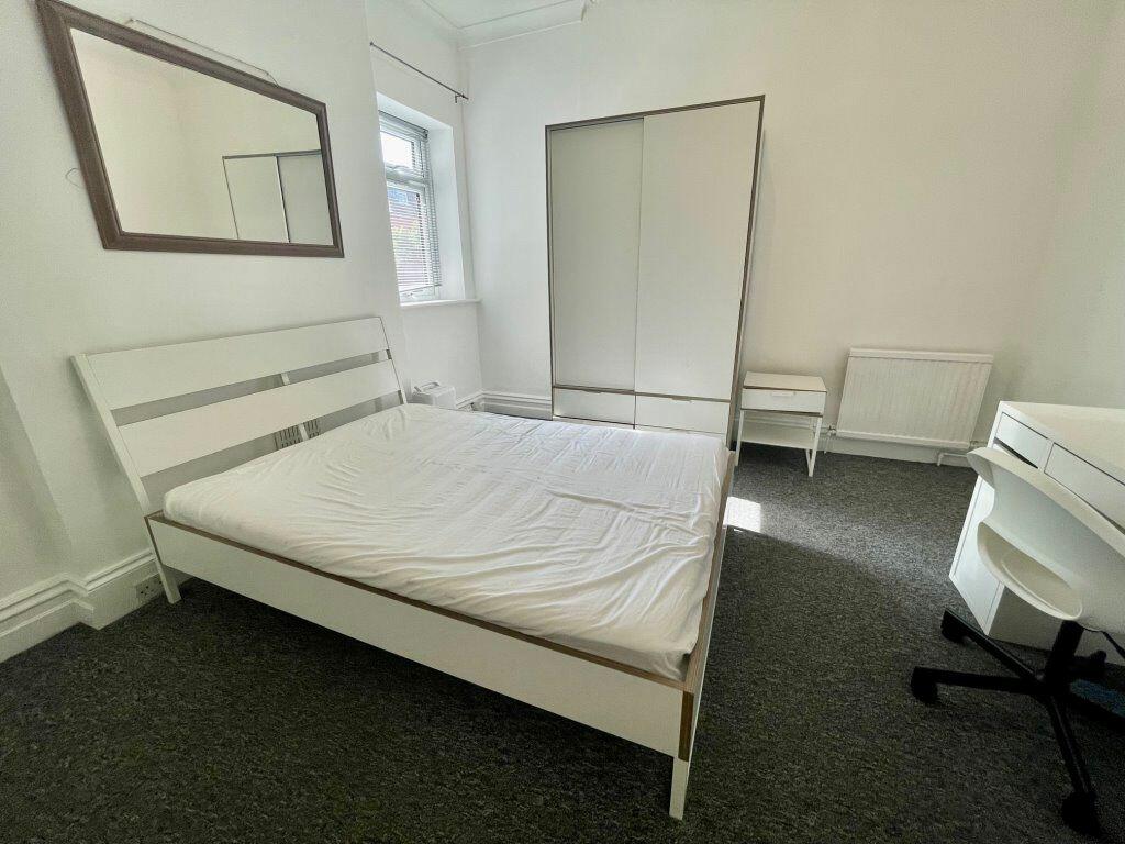 Additional image 4 of FIVE DOUBLE BEDROOM STUDENT FLAT, WINTON (P06539)