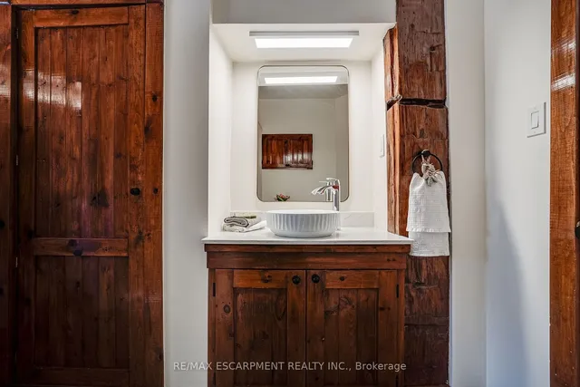 Additional image 27 of 183 HATT St