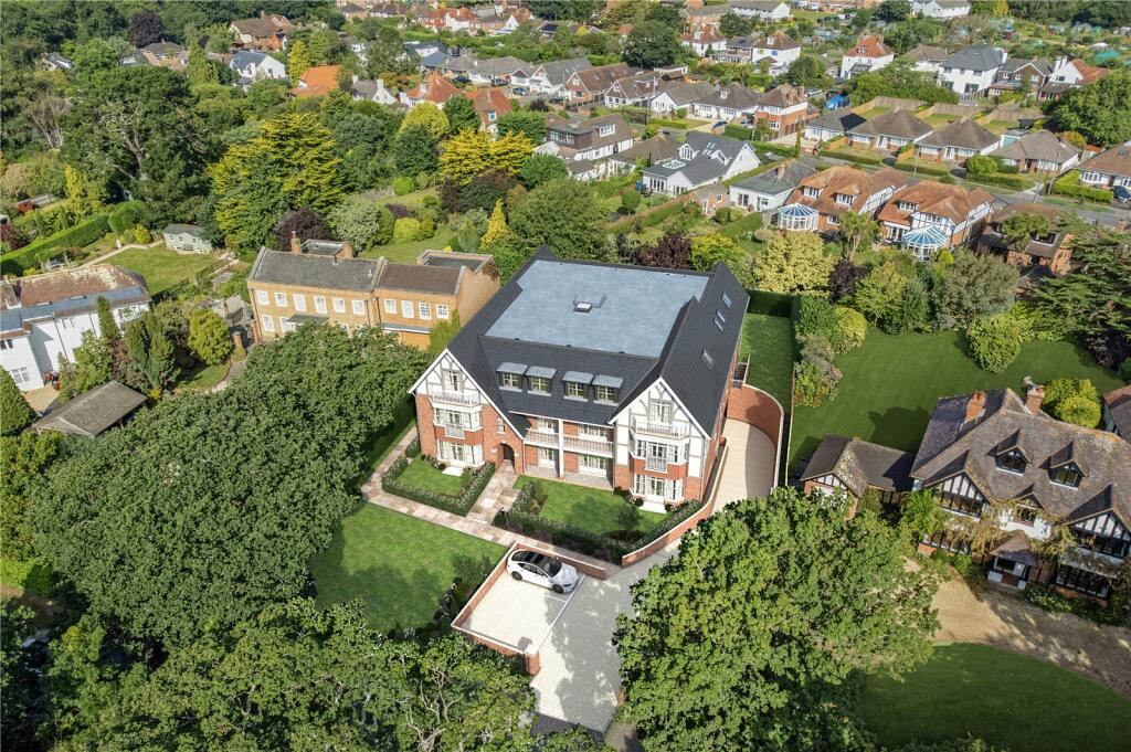 Additional image 10 of 13 Bordeaux, 20 Chewton Farm Road, HIghcliffe, Dorset, BH23