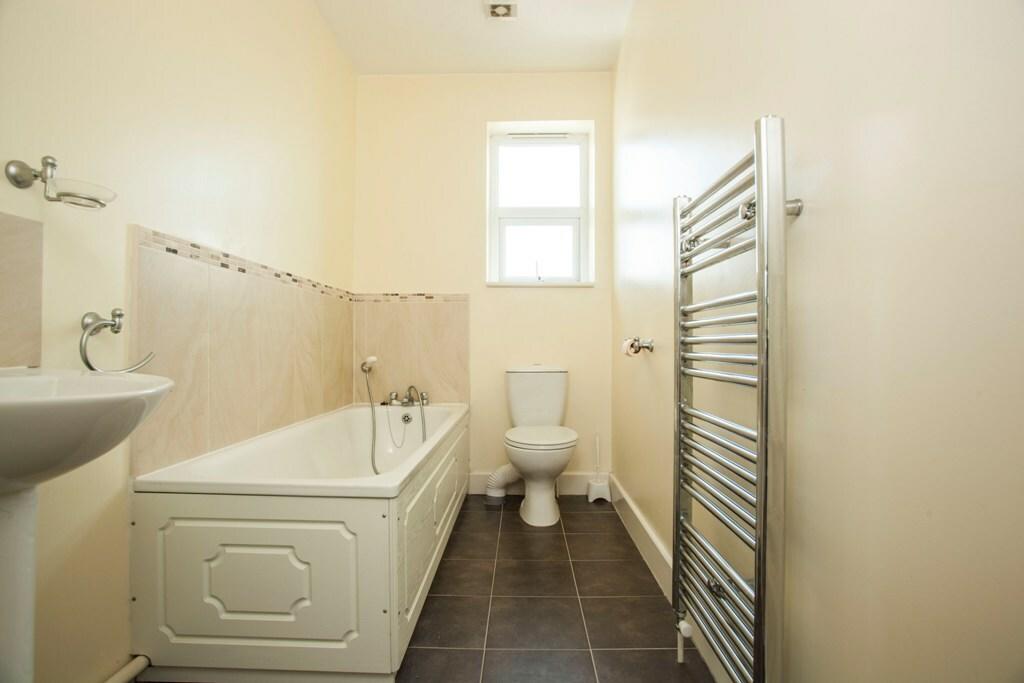 Additional image 9 of ALMA RD Winton Banks