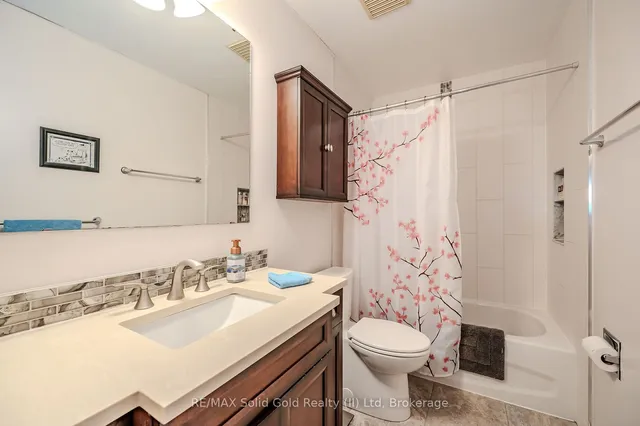 Additional image 20 of 120 Albion Crt