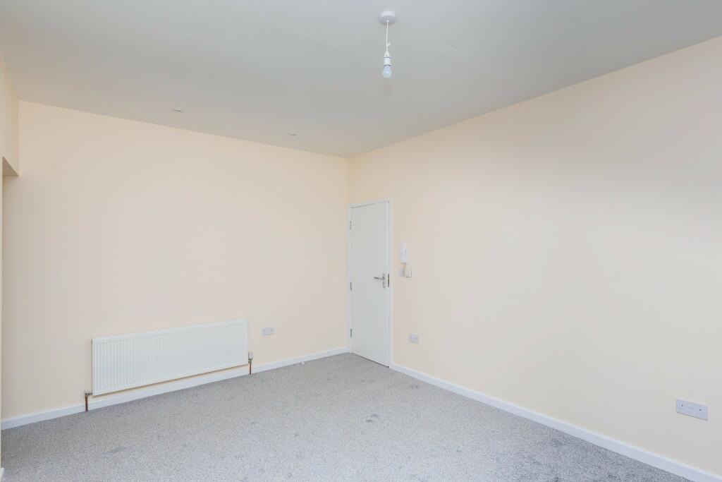 Additional image 7 of 1 bedroom flat in Winton
