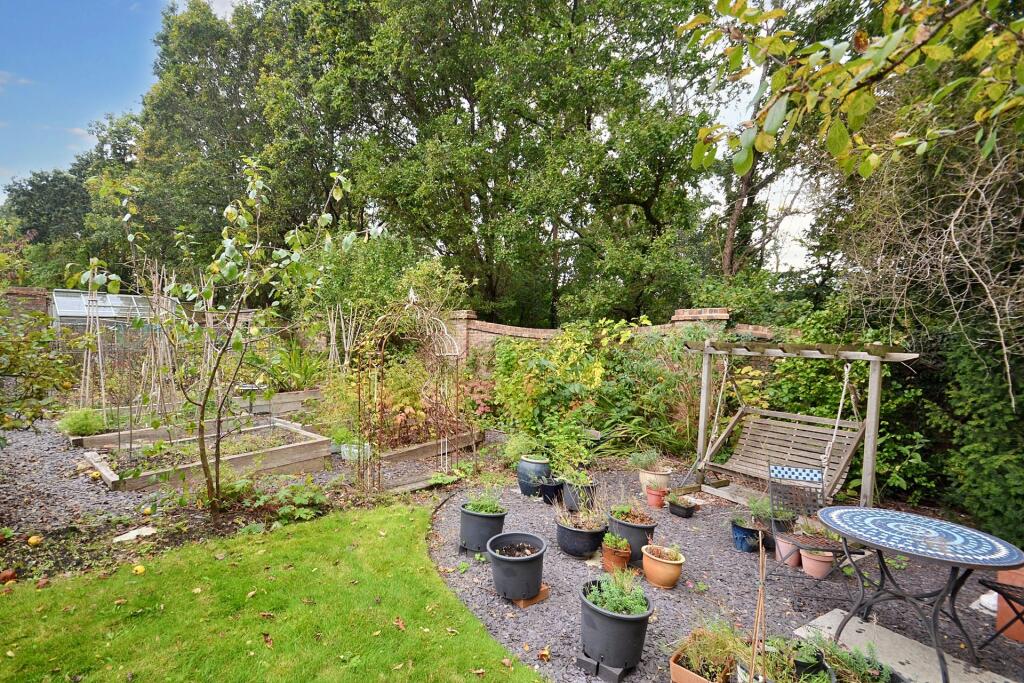 Additional image 23 of Broadstone