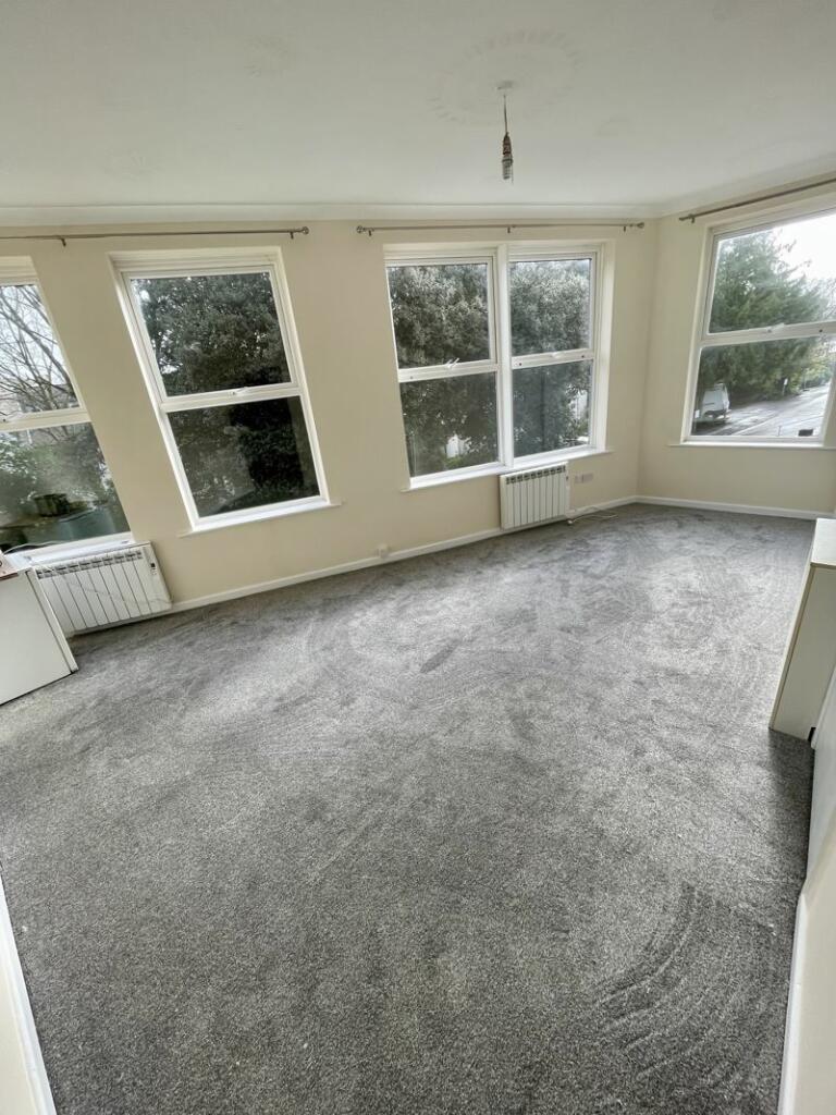 Additional image 2 of Studio Flat - Town Centre - £800 pcm