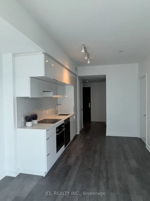 Additional image 16 of 185 Roehampton Ave Unit 1912