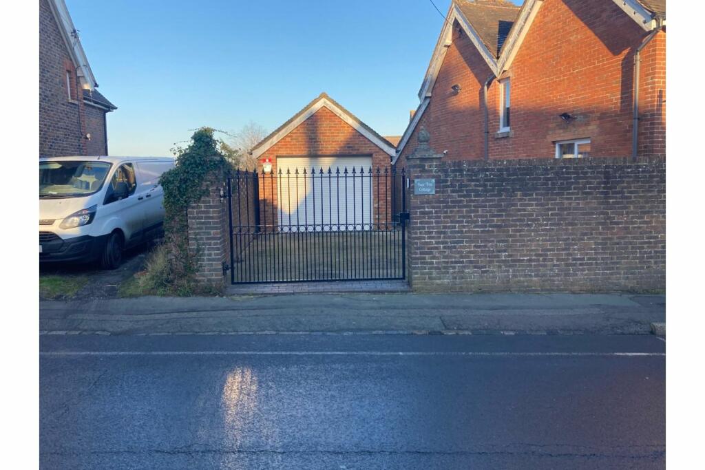 Additional image 30 of Vicarage Lane, Hailsham, BN27