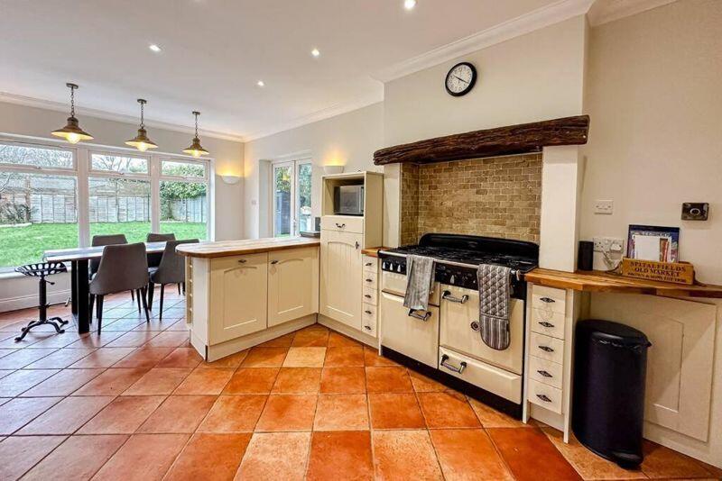 Additional image 8 of New Road, West Parley - Short Term let - £2500pcm