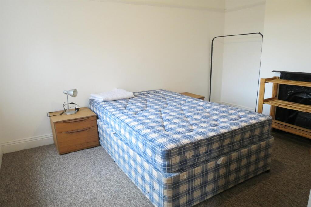 Additional image 5 of 6 bedroom Detached House in Charminster