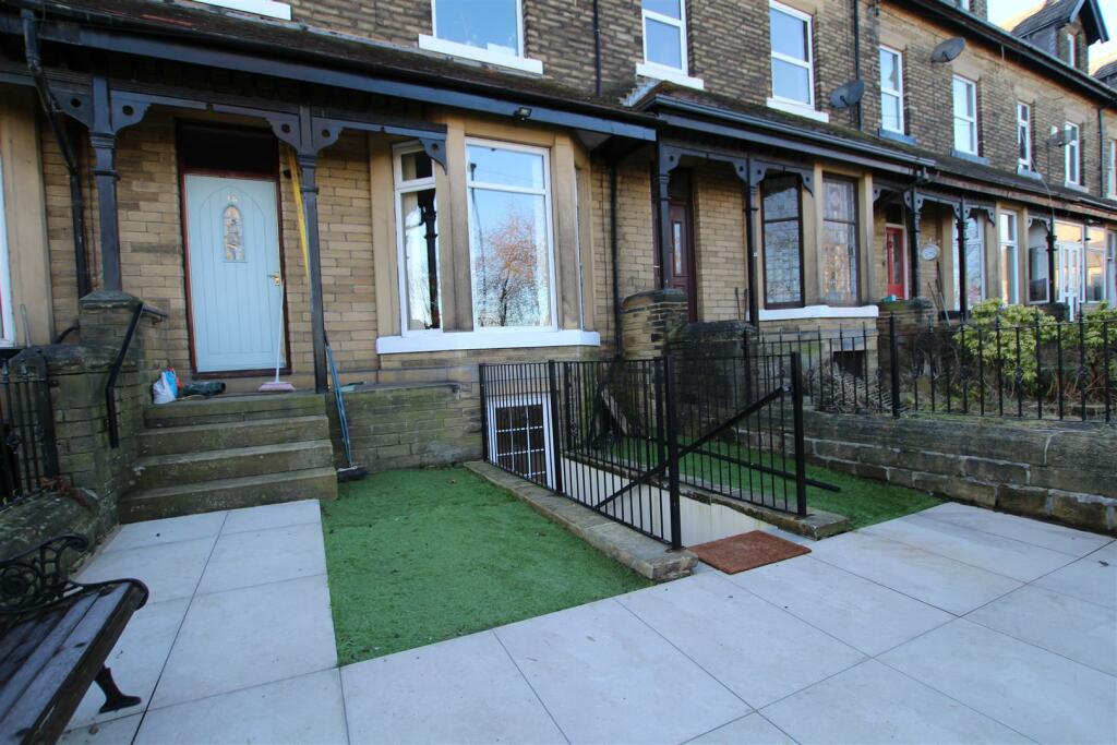 Additional image 10 of Larchmont, Clayton, Bradford