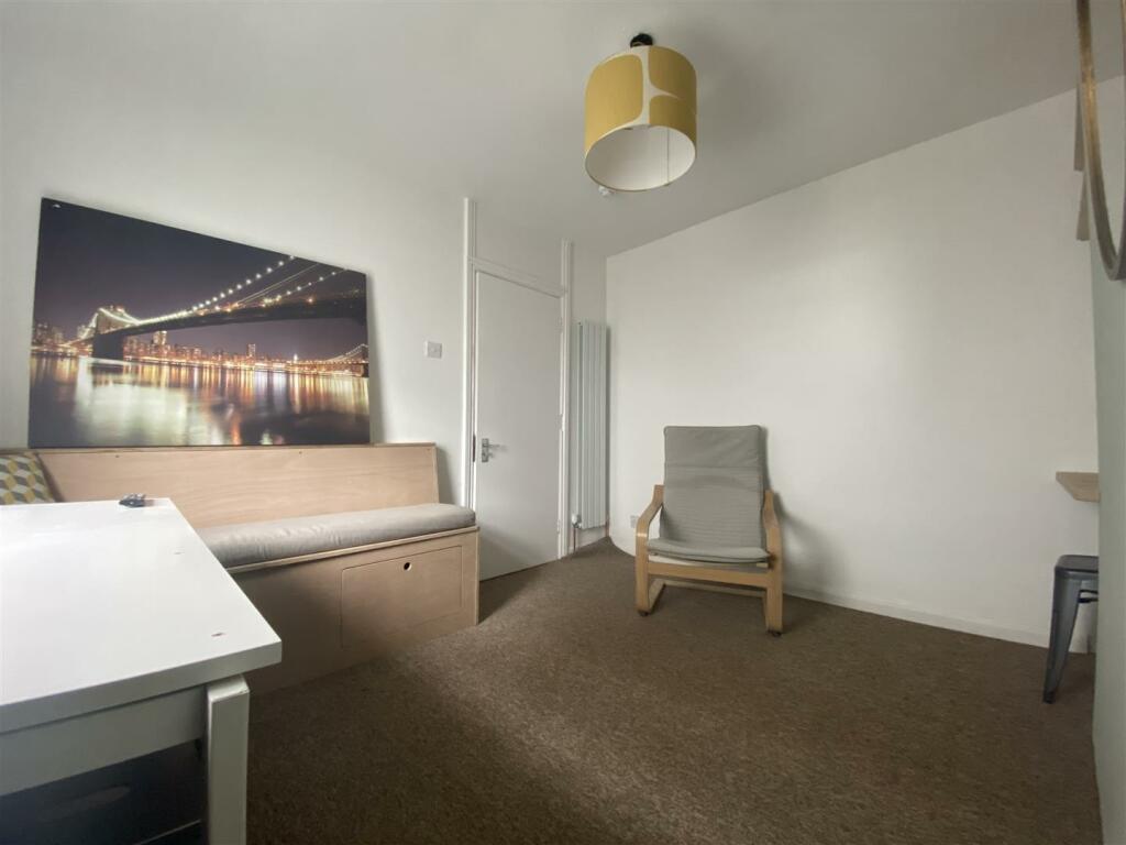 Additional image 5 of London Road - Smart & Spacious