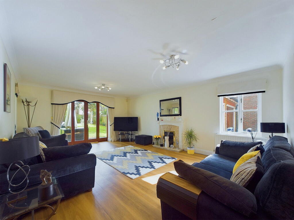 Additional image 2 of Swandean Close, Worthing, West Sussex BN13 3AR