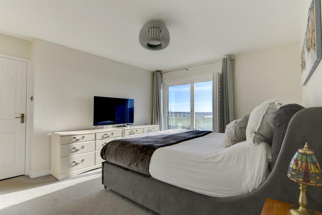 Additional image 27 of Marine Crescent, Goring-By-Sea, Worthing