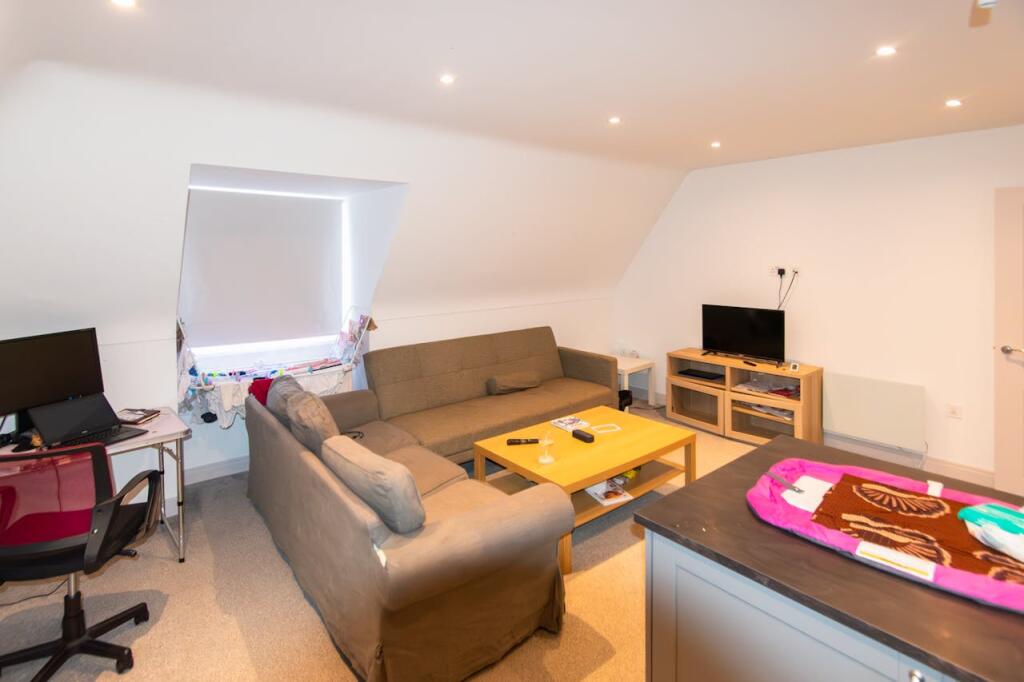Additional image 13 of 120A-C Wimborne Road West, Wimborne, BH21 2DT