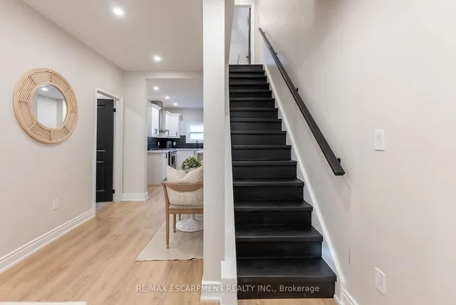 Additional image 13 of 71 Roxborough Ave