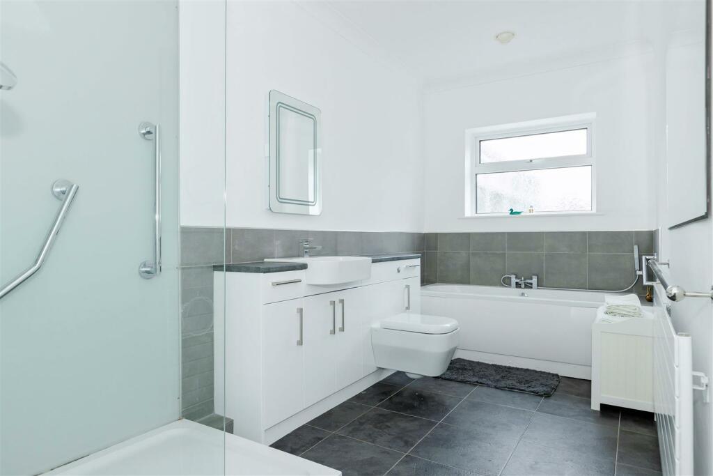 Additional image 24 of Griffiths Avenue, Lancing