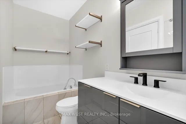 Additional image 25 of 56 Annie Craig Dr Unit UPH05