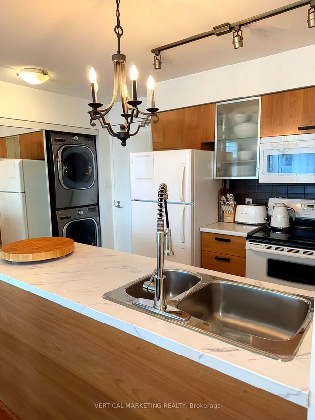 Additional image 20 of 38 Grenville St Unit 3101