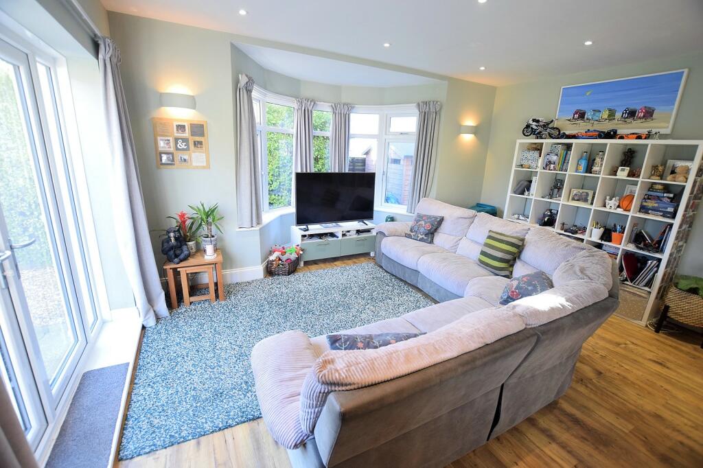 Additional image 3 of Barton Court Avenue, Barton On Sea, New Milton, Hampshire. BH25 7EP