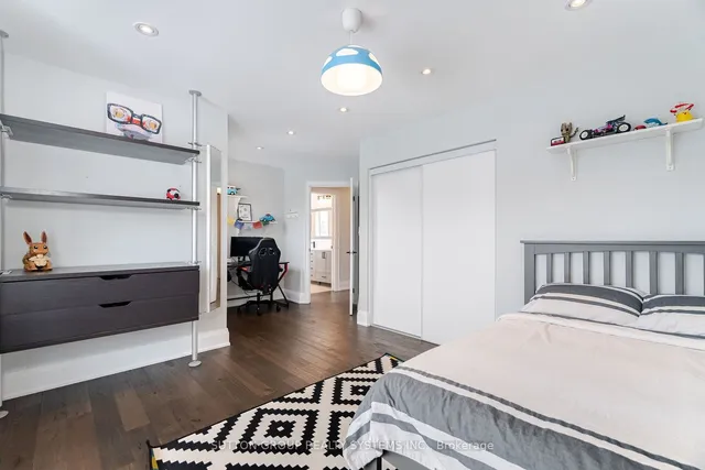 Additional image 26 of 984 Lancaster Blvd