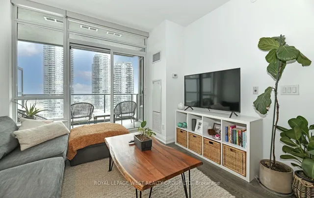 Additional image 3 of 36 Park Lawn Rd Unit 1202