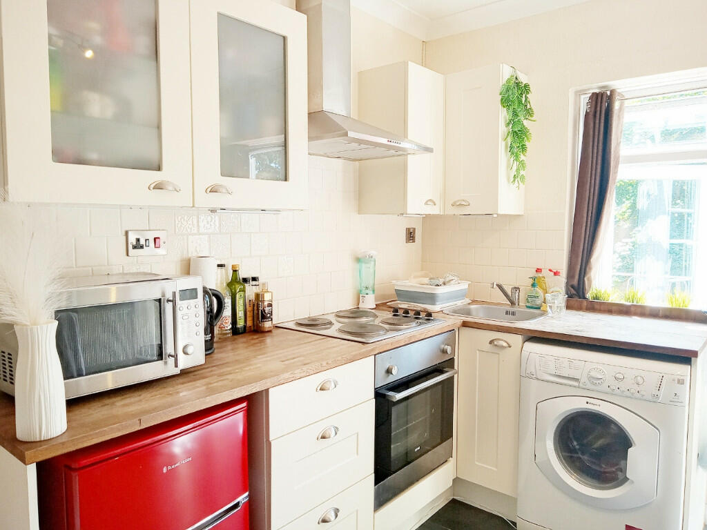 Additional image 9 of Knyveton Road, Bournemouth, Dorset, BH1