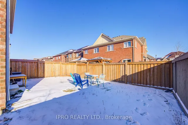 Additional image 40 of 566 Bessborough Dr