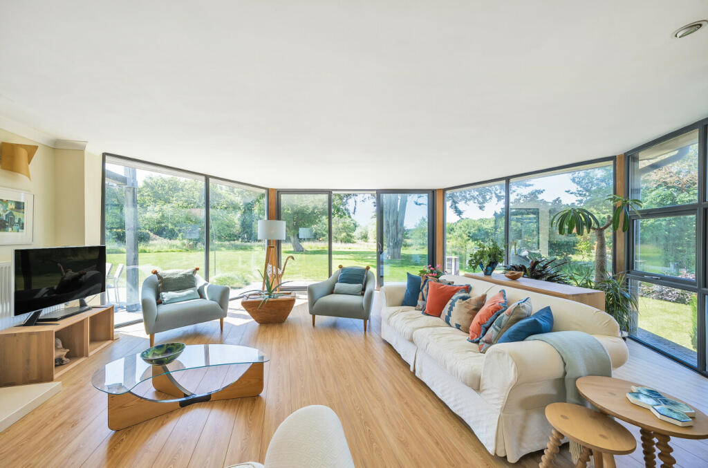 Additional image 23 of New Milton, Hampshire, BH25