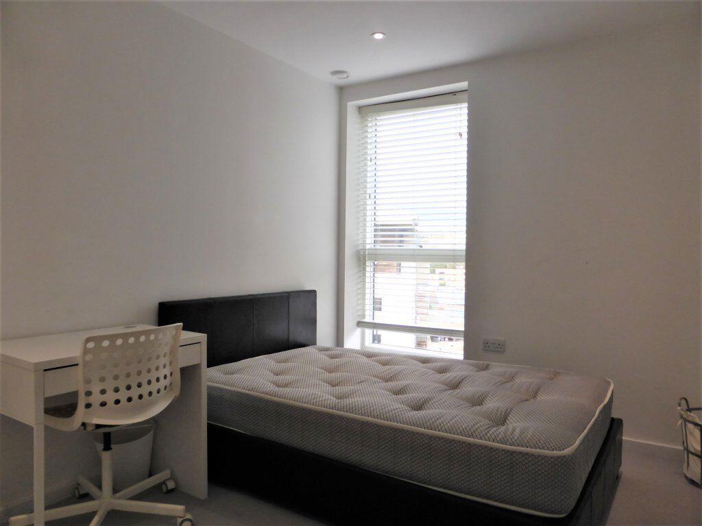 Additional image 9 of Embankment House - P1714