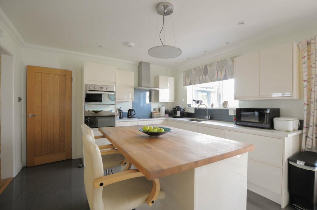 Additional image 5 of Hayes Close, Colehill, BH21