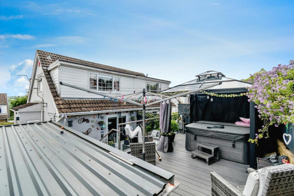 Additional image 14 of Harcourt Avenue, Bradford, BD13