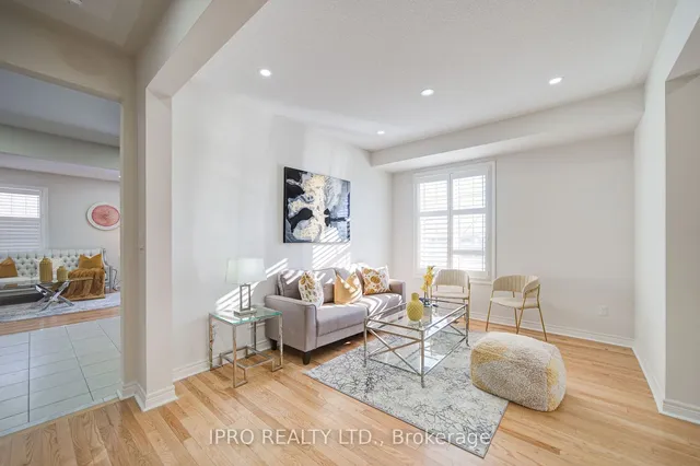 Additional image 6 of 566 Bessborough Dr