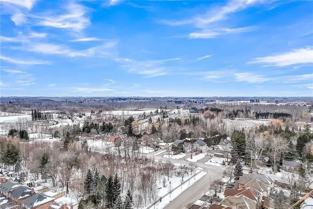 Additional image 49 of 200 Fellowes Cres