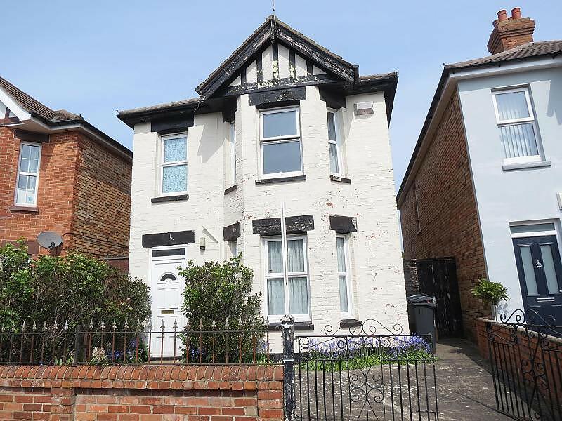 4 bedroom Semi Detached House in Charminster