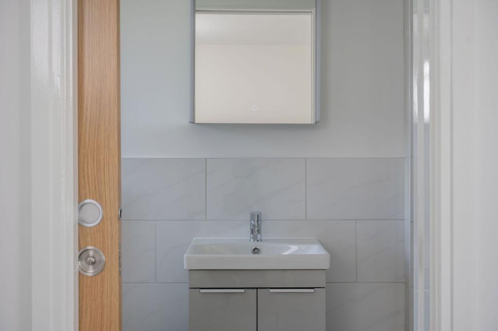 Additional image 11 of Clarendon Road, Christchurch, BH23