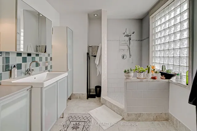 Additional image 16 of 251 Withrow Ave